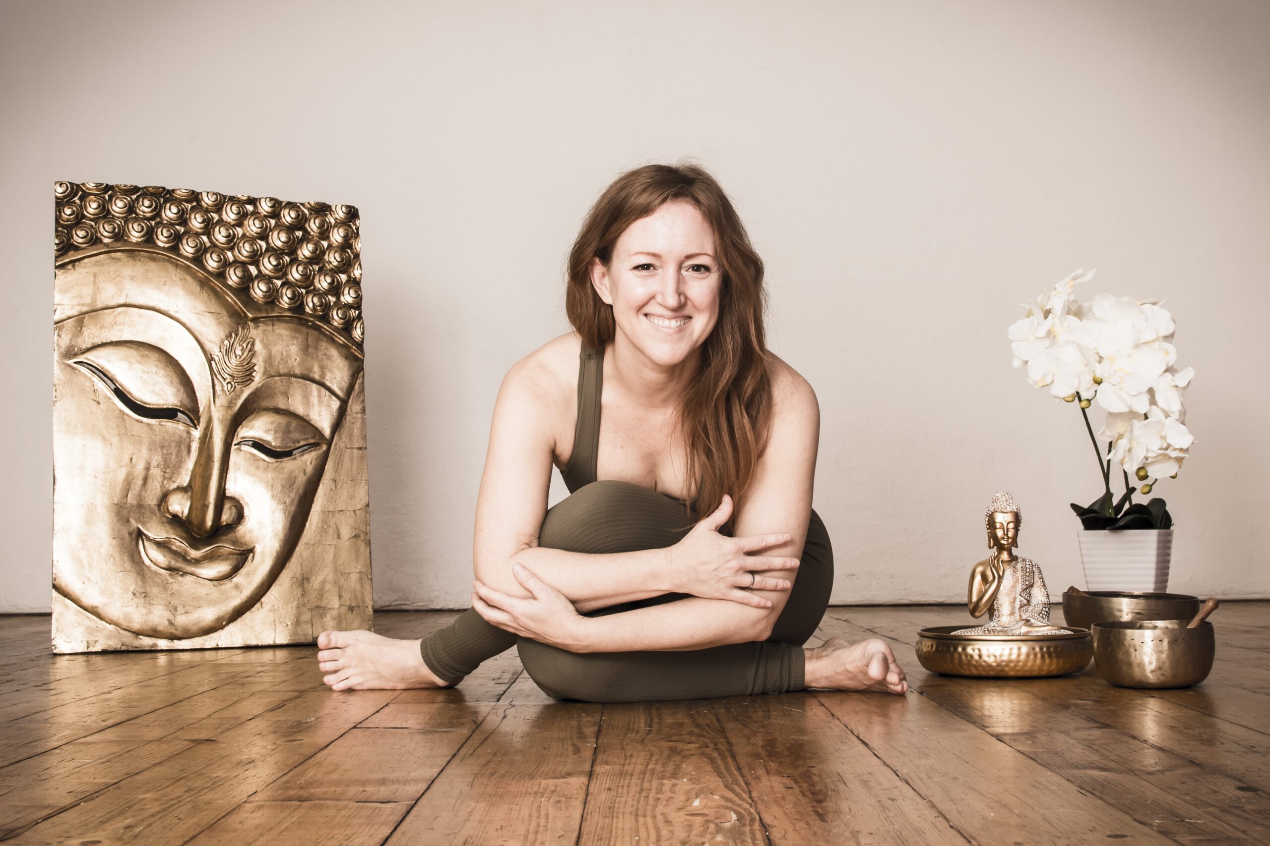 karin bei photoshoot mit requsiten